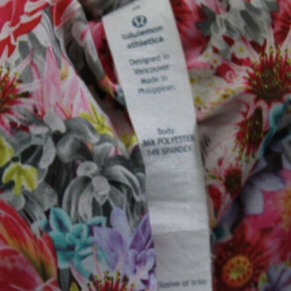 Lululemon Sleeveless Chic Floral Relaxed Tank Top V neck Casual Blouse 8 NWOT - Picture 7 of 8